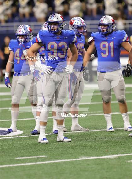 Thumbnail 2 in Westlake vs SA Brennan (UIL 6A Area Playoff) photogallery.