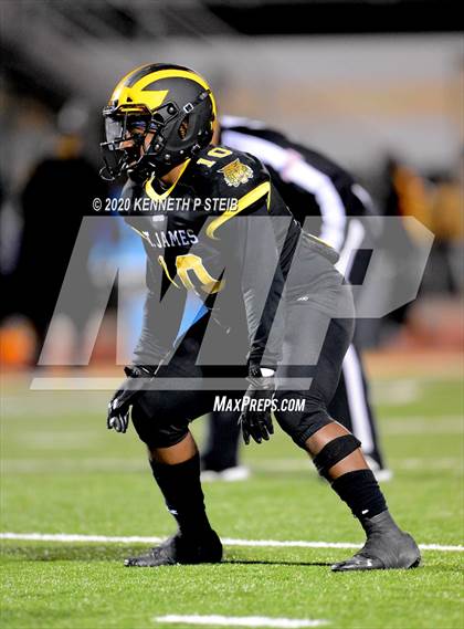 Thumbnail 1 in Sterlington vs. St. James (LHSAA 3A 2nd Round Playoff) photogallery.