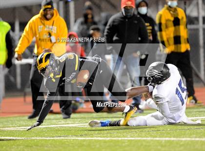 Thumbnail 3 in Sterlington vs. St. James (LHSAA 3A 2nd Round Playoff) photogallery.