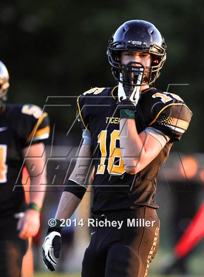 Thumbnail 3 in Farmington @ Prairie Grove photogallery.