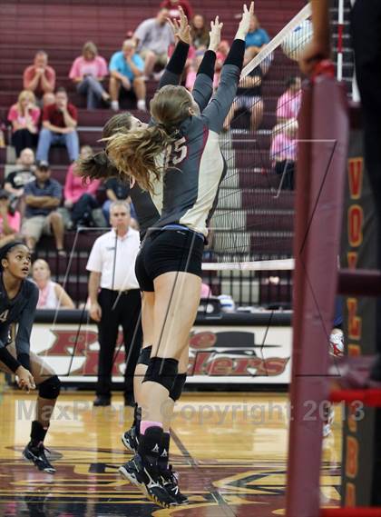 Thumbnail 2 in Leander @ Rouse photogallery.
