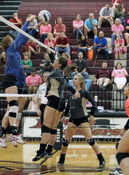 Thumbnail 3 in Leander @ Rouse photogallery.