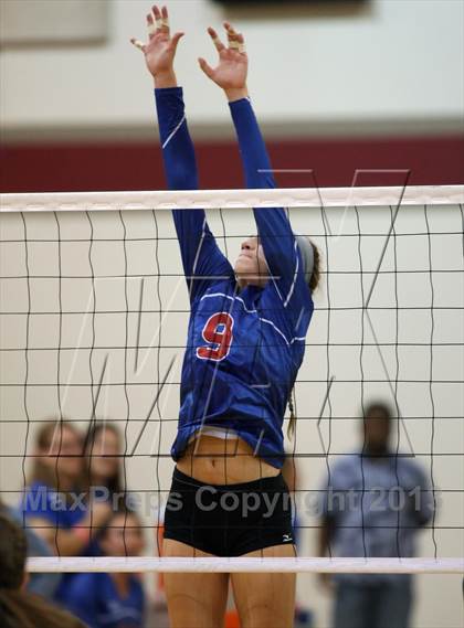 Thumbnail 1 in Leander @ Rouse photogallery.