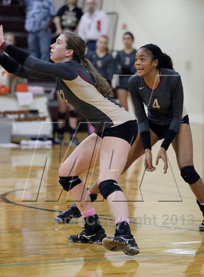 Thumbnail 2 in Leander @ Rouse photogallery.