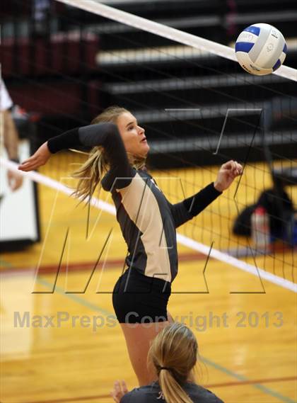Thumbnail 1 in Leander @ Rouse photogallery.