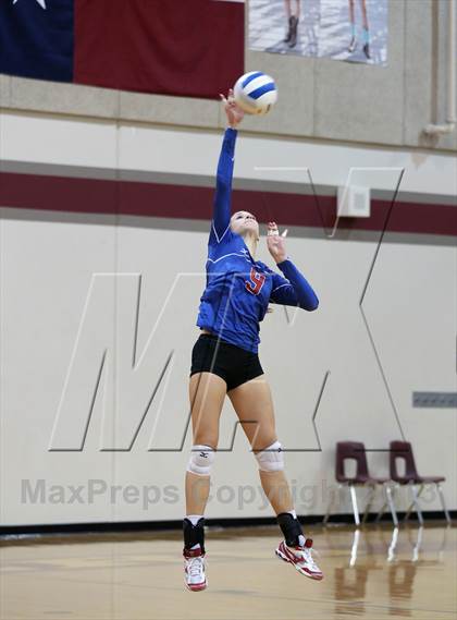 Thumbnail 3 in Leander @ Rouse photogallery.