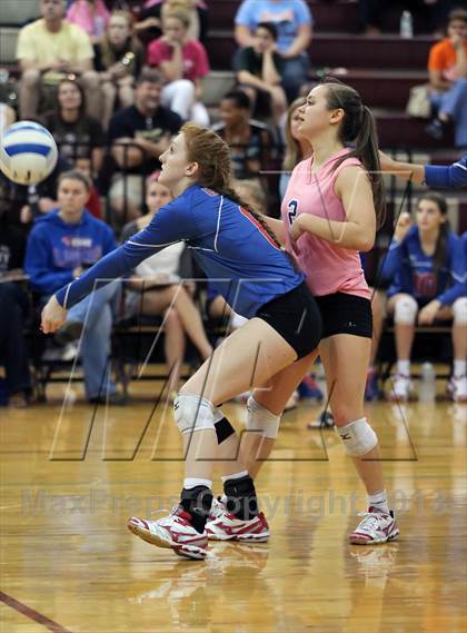 Thumbnail 1 in Leander @ Rouse photogallery.