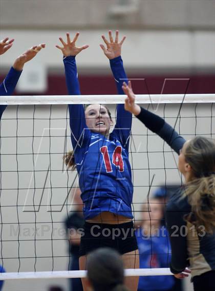 Thumbnail 2 in Leander @ Rouse photogallery.