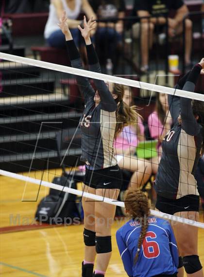 Thumbnail 2 in Leander @ Rouse photogallery.