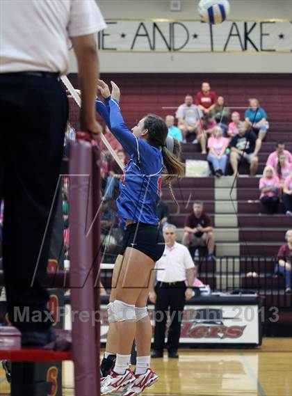 Thumbnail 3 in Leander @ Rouse photogallery.