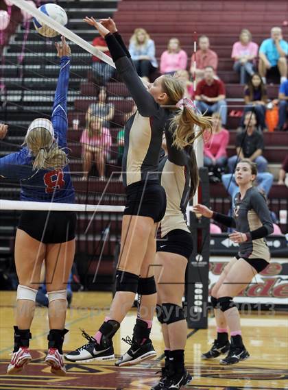 Thumbnail 2 in Leander @ Rouse photogallery.