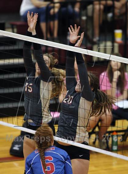Thumbnail 1 in Leander @ Rouse photogallery.