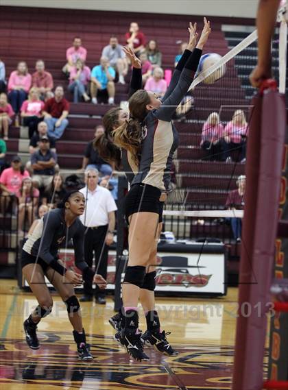 Thumbnail 2 in Leander @ Rouse photogallery.