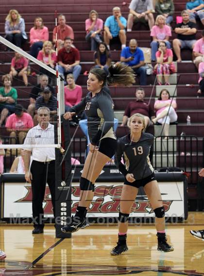 Thumbnail 2 in Leander @ Rouse photogallery.