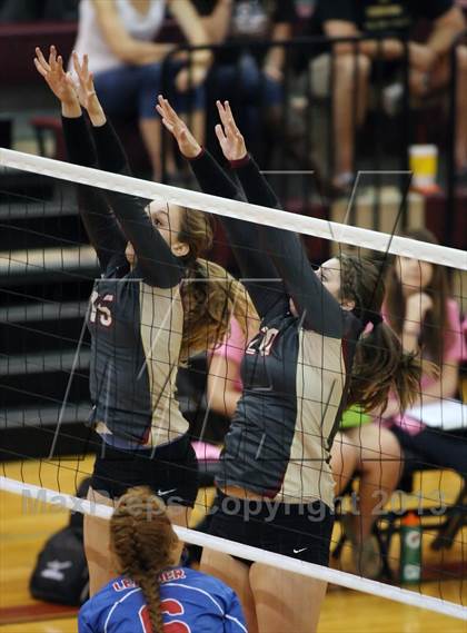 Thumbnail 3 in Leander @ Rouse photogallery.