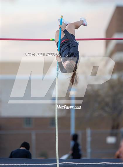 Thumbnail 2 in Spring Valley Weekday #1 (Pole Vault) photogallery.