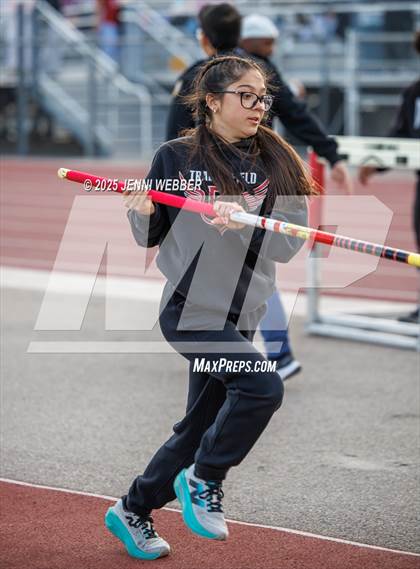 Thumbnail 2 in Spring Valley Weekday #1 (Pole Vault) photogallery.