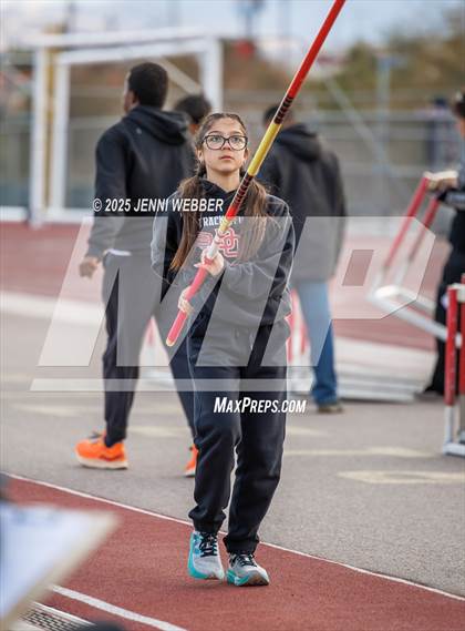 Thumbnail 1 in Spring Valley Weekday #1 (Pole Vault) photogallery.