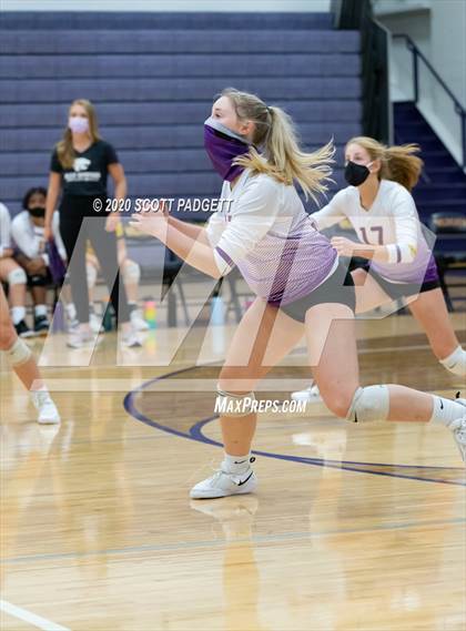Thumbnail 1 in Blue Springs vs. Lee's Summit West photogallery.