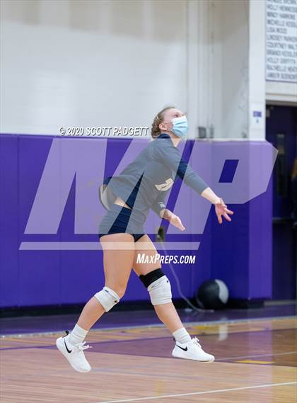 Thumbnail 1 in Blue Springs vs. Lee's Summit West photogallery.