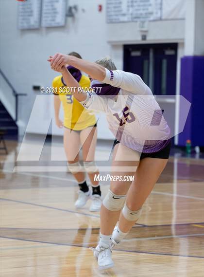 Thumbnail 1 in Blue Springs vs. Lee's Summit West photogallery.