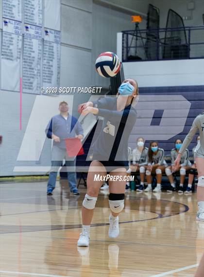 Thumbnail 1 in Blue Springs vs. Lee's Summit West photogallery.
