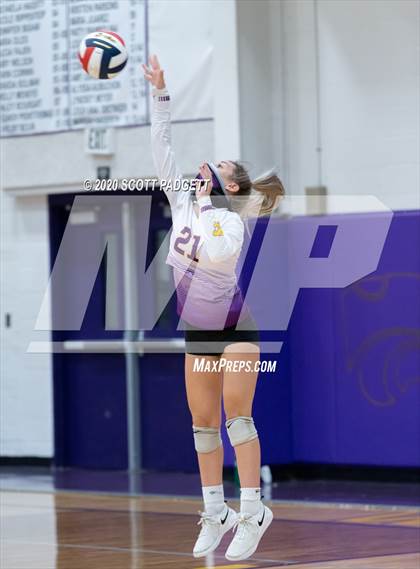 Thumbnail 1 in Blue Springs vs. Lee's Summit West photogallery.