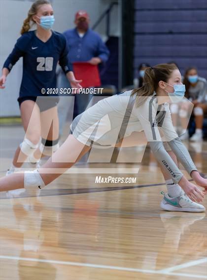 Thumbnail 3 in Blue Springs vs. Lee's Summit West photogallery.