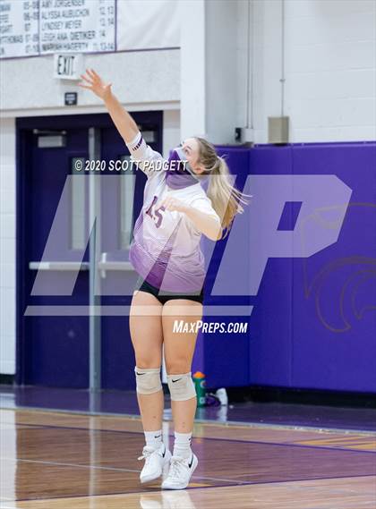 Thumbnail 1 in Blue Springs vs. Lee's Summit West photogallery.