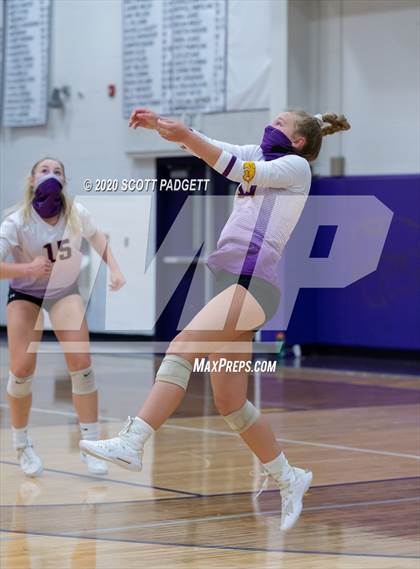 Thumbnail 1 in Blue Springs vs. Lee's Summit West photogallery.