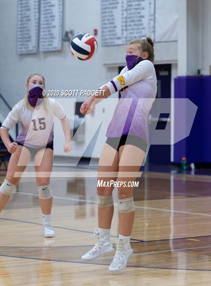 Thumbnail 2 in Blue Springs vs. Lee's Summit West photogallery.