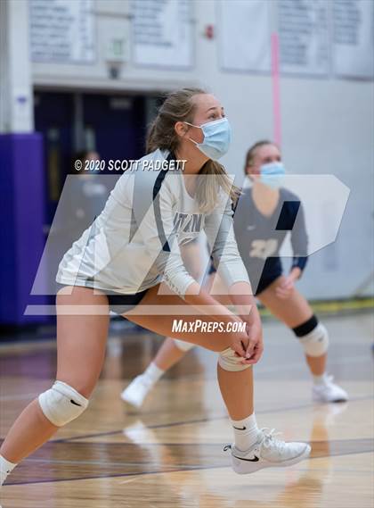 Thumbnail 2 in Blue Springs vs. Lee's Summit West photogallery.