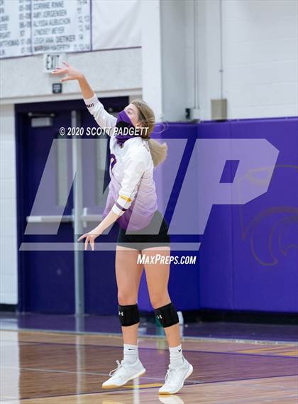 Thumbnail 1 in Blue Springs vs. Lee's Summit West photogallery.