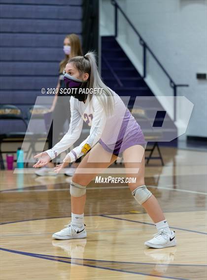 Thumbnail 1 in Blue Springs vs. Lee's Summit West photogallery.