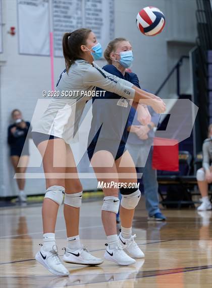 Thumbnail 1 in Blue Springs vs. Lee's Summit West photogallery.