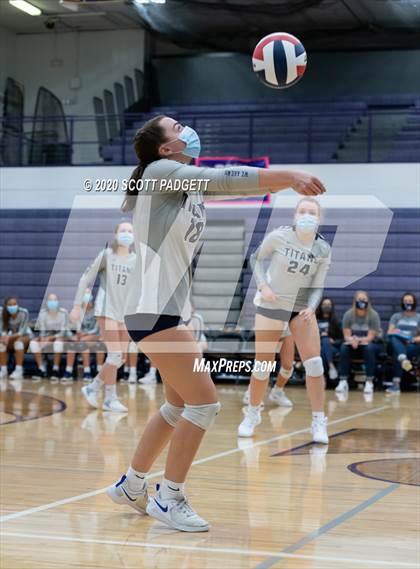 Thumbnail 1 in Blue Springs vs. Lee's Summit West photogallery.