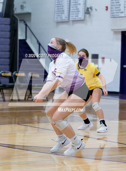 Thumbnail 1 in Blue Springs vs. Lee's Summit West photogallery.