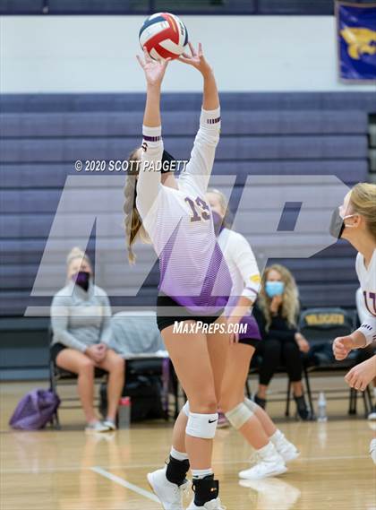 Thumbnail 1 in Blue Springs vs. Lee's Summit West photogallery.