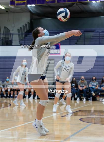 Thumbnail 2 in Blue Springs vs. Lee's Summit West photogallery.