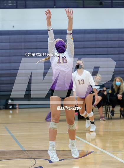 Thumbnail 1 in Blue Springs vs. Lee's Summit West photogallery.