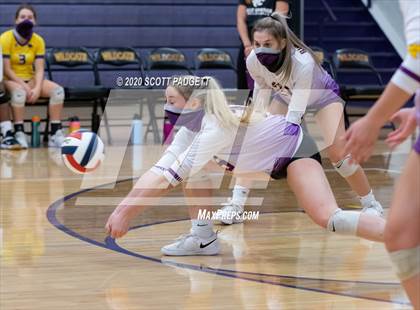 Thumbnail 2 in Blue Springs vs. Lee's Summit West photogallery.