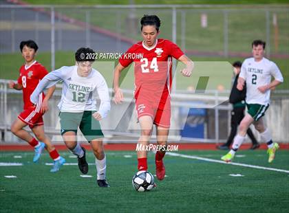 Thumbnail 2 in Skyline vs Newport - Bellevue (District 1/2 4A Playoff) photogallery.