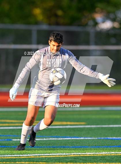 Thumbnail 2 in Skyline vs Newport - Bellevue (District 1/2 4A Playoff) photogallery.