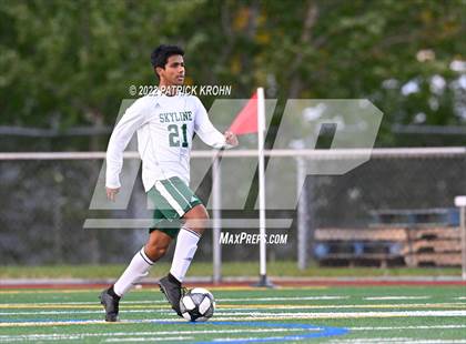 Thumbnail 2 in Skyline vs Newport - Bellevue (District 1/2 4A Playoff) photogallery.