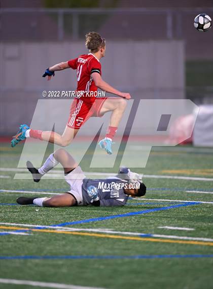 Thumbnail 3 in Skyline vs Newport - Bellevue (District 1/2 4A Playoff) photogallery.