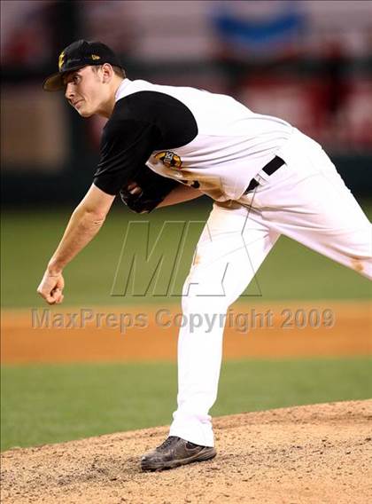 Thumbnail 1 in Edison vs. Capistrano Valley (CIF SS D1 Final) photogallery.