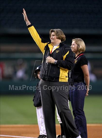 Thumbnail 1 in Edison vs. Capistrano Valley (CIF SS D1 Final) photogallery.