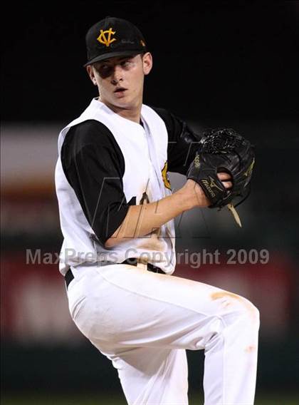 Thumbnail 3 in Edison vs. Capistrano Valley (CIF SS D1 Final) photogallery.