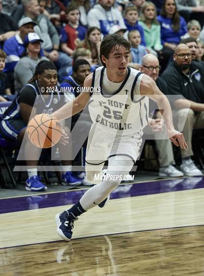 Thumbnail 1 in Quincy vs. Althoff Catholic (Prairie Farma Holiday Classic) photogallery.