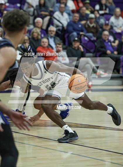 Thumbnail 2 in Quincy vs. Althoff Catholic (Prairie Farma Holiday Classic) photogallery.